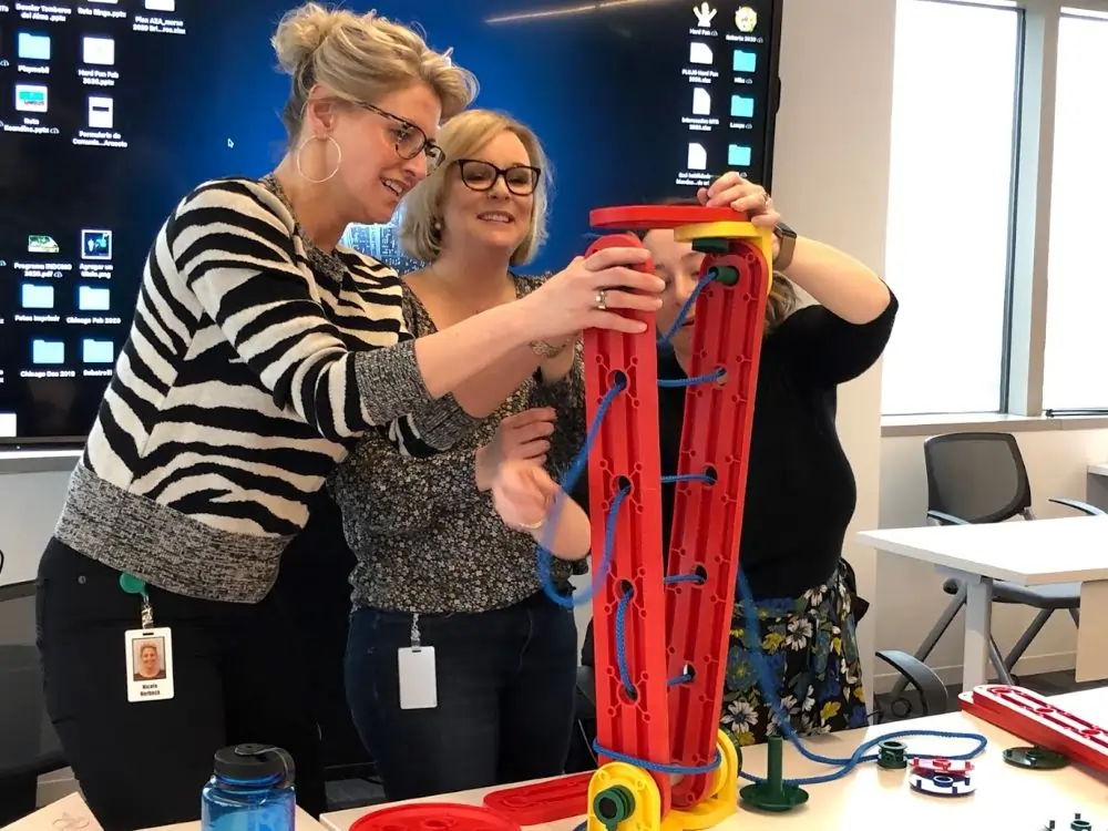 Masterclass participants using the MTa Insights Kit to practice leadership and team motivation skills during ILM Level 3 training.