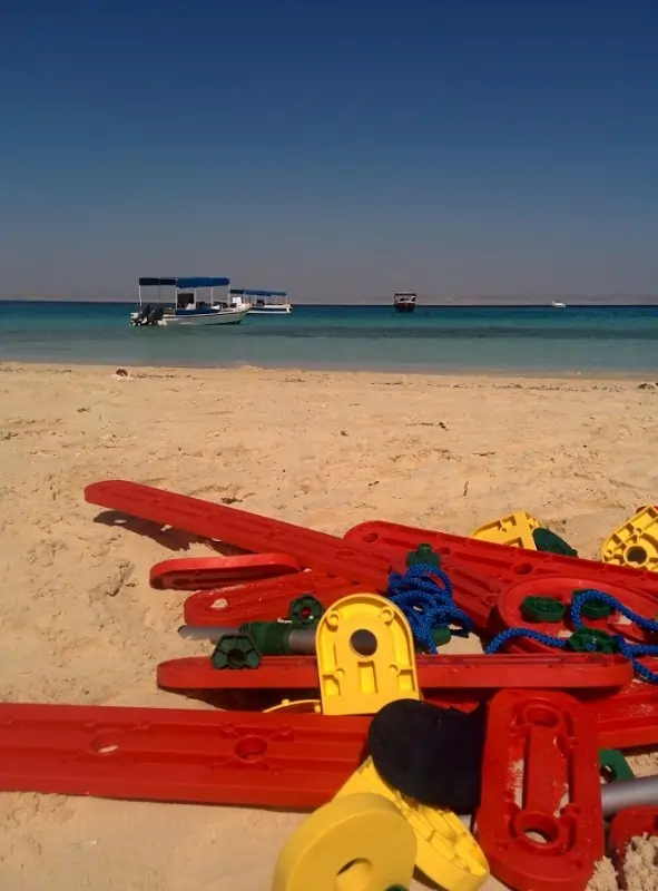 MTa Insights kit used for leadership development and team building on a beach in Saudi Arabia.